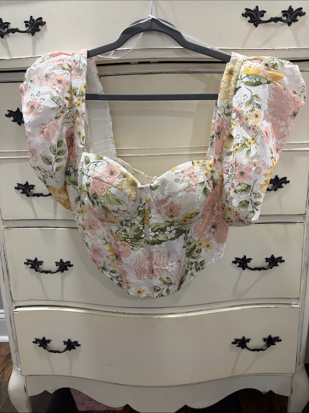 Floral Lace Puff-Sleeve Corset Top in Pink and Green